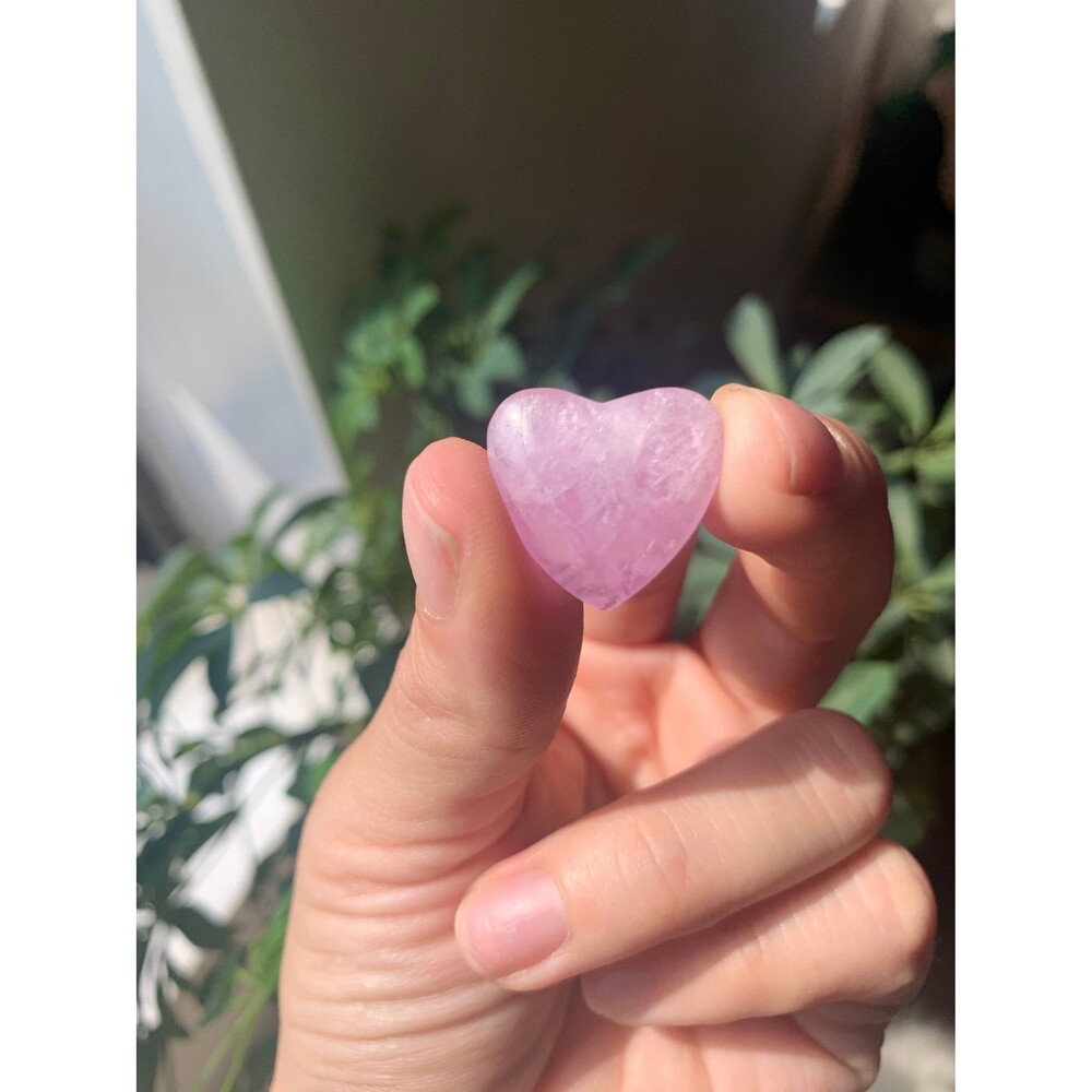 Kunzite Heart, One Mini Kunzite Carving, Polished Pocket Stone Flatback Cabochon - Picture 4 of 6